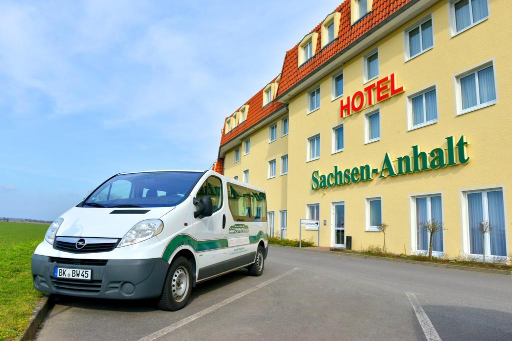 Hotel Sachsen-Anhalt Barleben Exteriör bild