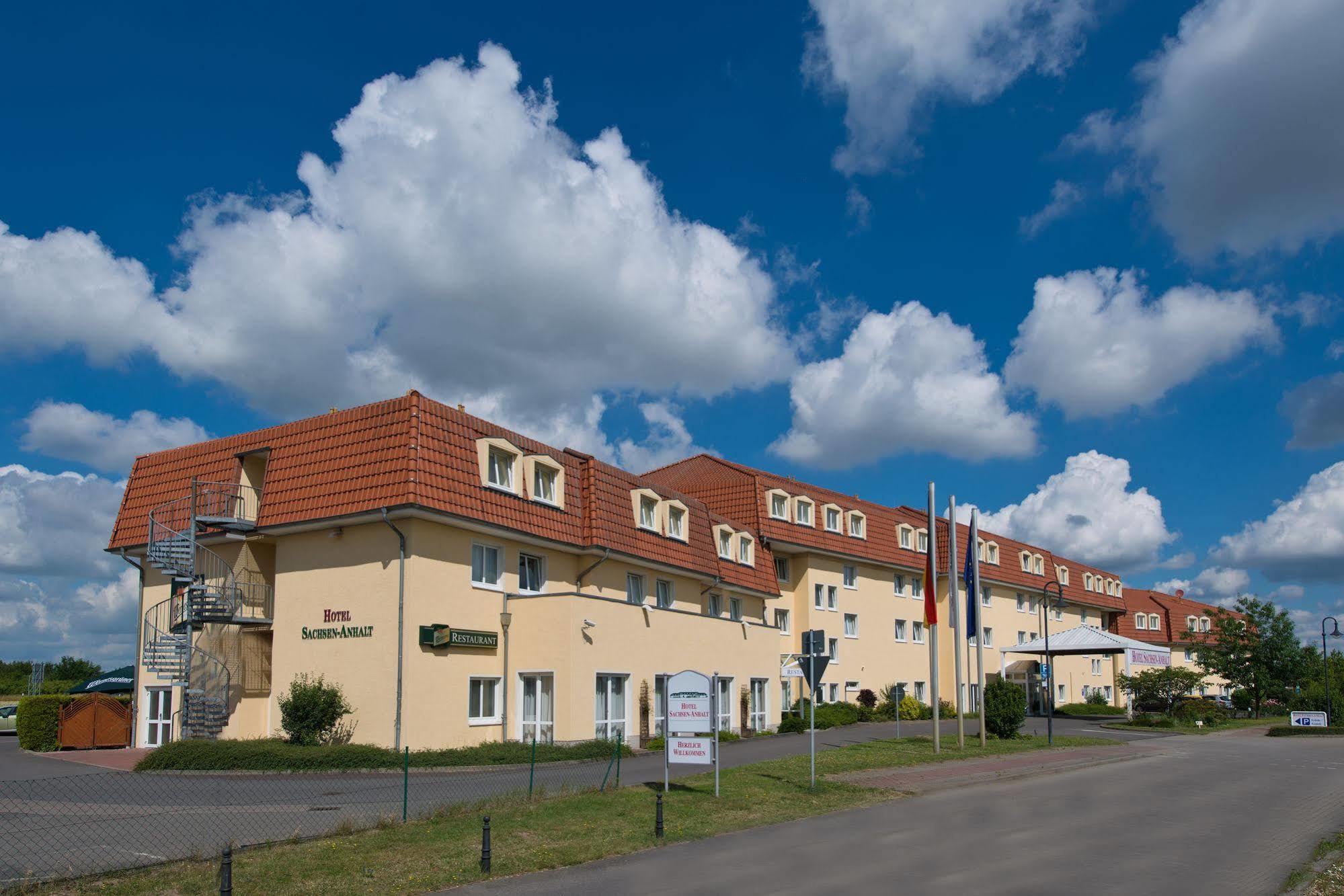 Hotel Sachsen-Anhalt Barleben Exteriör bild